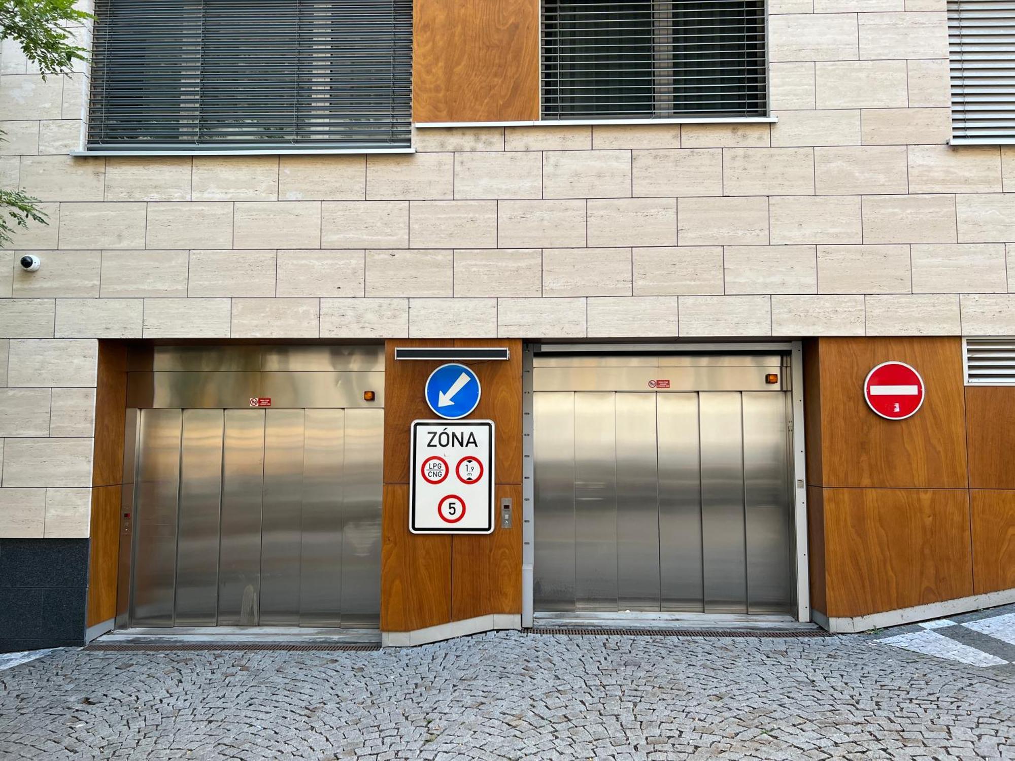 Quiet Apartment In The Centre Прага Екстериор снимка